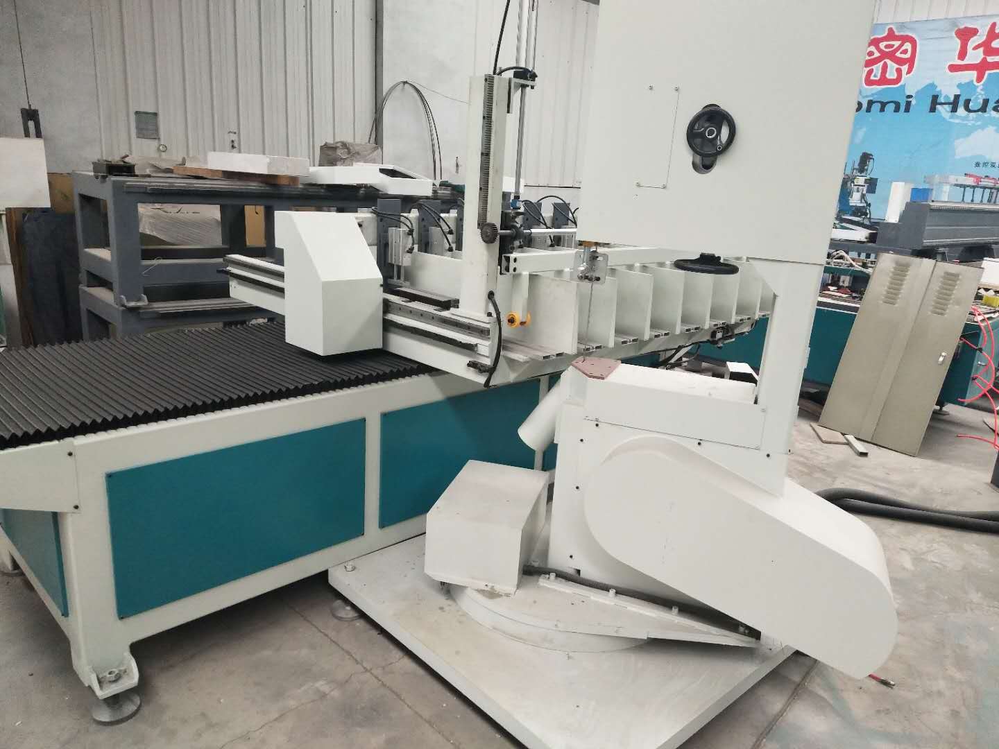 数控木工带锯介绍